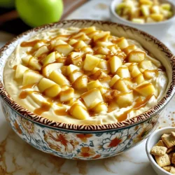 Die Zutaten für diesen Dip sind einfach und köstlich. Hier sind die Hauptzutaten: - 450 g Frischkäse, weich gemacht - 125 g Puderzucker - 1 Teelöffel Vanilleextrakt - 240 g saure Sahne - 2 Äpfel, gewürfelt (Granny Smith oder Honeycrisp) - 120 ml Karamellsauce (plus zusätzlich zum Drizzeln) - 1/4 Teelöffel Zimt - 30 g gehackte Nüsse (optional, wie Pekannüsse oder Walnüsse) - 150 g zerdrückte Graham-Cracker (zum Servieren) Diese Zutaten machen den Dip cremig und süß. Der Frischkäse gibt die Basis, während die Äpfel und die Karamellsauce einen tollen Geschmack hinzufügen. Wenn Sie experimentieren möchten, können Sie einige Zutaten ersetzen. Zum Beispiel: - Verwenden Sie Mascarpone statt Frischkäse für einen noch reichhaltigeren Geschmack. - Ersetzen Sie die saure Sahne durch griechischen Joghurt für eine leichtere Option. - Fügen Sie Trockenfrüchte wie Rosinen oder Cranberries hinzu, um mehr Textur zu schaffen. Diese Alternativen können den Geschmack und die Nährstoffe verändern. Sehen Sie, was Ihnen am besten gefällt! Die Wahl der Äpfel ist wichtig für den Geschmack. Hier sind einige Tipps: - Wählen Sie Granny Smith für einen sauren, knackigen Biss. - Honeycrisp Äpfel sind süß und sehr saftig. - Achten Sie darauf, dass die Äpfel fest sind. Vermeiden Sie weiche oder braune Stellen. Frische Äpfel sind der Schlüssel zu einem großartigen Dip. Ihre Auswahl macht den Unterschied! Beginne mit 450 g weichem Frischkäse. Gib ihn in den Slow Cooker. Nutze einen Mixer, um den Frischkäse glatt und cremig zu schlagen. Füge dann 125 g Puderzucker und 1 Teelöffel Vanilleextrakt hinzu. Mixe weiter, bis die Mischung gut vermischt ist. Danach rühre 240 g saure Sahne ein. Das sorgt für eine tolle Cremigkeit. Achte darauf, dass alles gleichmäßig vermischt ist. Schneide 2 Äpfel in kleine Würfel. Granny Smith oder Honeycrisp sind ideal dafür. Hebe die gewürfelten Äpfel vorsichtig unter die Frischkäsemischung. Jetzt kommt der Spaß: Füge 120 ml Karamellsauce und 1/4 Teelöffel Zimt hinzu. Das bringt einen tollen Geschmack! Wenn du magst, kannst du auch 30 g gehackte Nüsse hinzufügen. Diese geben dem Dip einen leckeren Crunch. Schließe den Deckel des Slow Cookers. Stelle ihn auf niedrige Stufe und gare den Dip für 1,5 bis 2 Stunden. Rühre den Dip gelegentlich um. Du wirst sehen, wie er warm und leicht sprudelnd wird. Nach der Garzeit schalte den Slow Cooker aus. Lass den Dip ein paar Minuten abkühlen. Fülle den Dip dann in eine Servierschüssel um. Drizzle nach Belieben mehr Karamellsauce darüber. Serviere den Dip mit zerdrückten Graham-Crackern. So kann jeder dippen und genießen! Ein häufiger Fehler ist, den Frischkäse nicht weich genug zu machen. Er muss Raumtemperatur haben. So lässt er sich besser vermischen. Wenn Ihr Frischkäse zu kalt ist, wird der Dip klumpig. Rühren Sie alles gut durch. Vermeiden Sie es, zu viel Karamellsauce hinzuzufügen. Zu viel kann den Dip zu flüssig machen. Halten Sie sich an die Mengenangaben im Rezept. Sie können verschiedene Äpfel verwenden. Granny Smith und Honeycrisp sind klasse, aber auch andere Sorten wie Fuji oder Gala passen gut. Fügen Sie für einen extra Crunch einige gehackte Nüsse hinzu. Pekannüsse oder Walnüsse sind ideal. Mögen Sie es süßer? Dann erhöhen Sie den Puderzucker leicht. Für eine leichtere Variante können Sie griechischen Joghurt anstelle von saurer Sahne verwenden. Servieren Sie den Dip in einer schönen Schüssel. Garnieren Sie ihn mit einer Prise Zimt und ein paar Apfelscheiben. Stellen Sie eine Schüssel mit zerdrückten Graham-Crackern in die Nähe. So können alle dippen. Auch frisches Obst wie Birnen oder Bananen passen gut dazu. Für einen besonderen Touch können Sie Schokolade oder Karamellsauce darüber drizzeln. {{image_4}} Wenn du nach gesünderen Alternativen suchst, kannst du den Frischkäse durch griechischen Joghurt ersetzen. Dieser hat weniger Fett und mehr Protein. Du kannst auch den Puderzucker durch Honig oder Ahornsirup ersetzen. Diese Süßstoffe sind natürlicher und bieten einen tollen Geschmack. Verwende auch weniger Karamellsauce, um den Zuckergehalt zu senken. Zu Weihnachten oder Thanksgiving kannst du Zimt und Muskatnuss hinzufügen. Diese Gewürze bringen einen warmen, festlichen Geschmack. Für Halloween verwende Kürbispüree anstelle von Äpfeln. Das sorgt für einen tollen, herbstlichen Dip. Im Sommer probiere frische Beeren statt Äpfeln. Die Beeren geben dem Dip einen fruchtigen Kick. Du kannst diesen Dip auch mit anderen Dips kombinieren. Mische ihn mit einem Schokoladendip für eine süße Überraschung. Ein cremiger Joghurt-Dip passt auch gut. Probiere verschiedene Kombinationen aus, um deinen perfekten Snack zu finden. Diese Variationen bringen frische Ideen und machen den Dip noch spannender. Um den Karamell-Apfel-Cheesecake-Dip richtig zu lagern, nutze einen luftdichten Behälter. Dadurch bleibt der Dip frisch und lecker. Achte darauf, den Dip vollständig abkühlen zu lassen, bevor du ihn in den Kühlschrank stellst. Dies verhindert Kondensation, die die Textur beeinträchtigen kann. Lass den Dip im Kühlschrank kühl werden. Du kannst ihn bis zu einer Woche aufbewahren. Zum Aufwärmen, nimm den Dip aus dem Kühlschrank. Erhitze ihn langsam in der Mikrowelle oder im Slow Cooker. Rühre gelegentlich um, damit er gleichmäßig warm wird. Füge bei Bedarf etwas Karamellsauce hinzu, um die Cremigkeit zu verbessern. Der Dip bleibt bis zu sieben Tage im Kühlschrank haltbar. Achte darauf, ihn in einem gut verschlossenen Behälter zu lagern. Wenn du einen seltsamen Geruch oder Veränderungen in der Farbe bemerkst, entsorge den Dip. Sicherheit geht vor! Die Zubereitung des Dips dauert etwa 10 Minuten. Danach lassen Sie ihn im Slow Cooker für 1,5 bis 2 Stunden garen. Achten Sie darauf, gelegentlich umzurühren, damit alles gleichmäßig warm wird. Die gesamte Zeit für den Dip beträgt also rund 2 Stunden. Ja, Sie können den Dip im Voraus zubereiten. Machen Sie ihn einfach und lassen Sie ihn abkühlen. Dann lagern Sie ihn im Kühlschrank. Wenn Sie bereit sind, ihn zu servieren, erwärmen Sie ihn einfach im Slow Cooker oder in der Mikrowelle. Dies spart Zeit und macht das Servieren einfach. Wenn Sie keine Graham-Cracker haben, probieren Sie Kekse wie Butterkekse oder Biskuitkekse. Auch Äpfel oder frisches Obst sind eine gute Wahl. Sie geben dem Dip einen tollen Crunch. Seien Sie kreativ! Dieser Karamell-Apfel-Cheesecake-Dip ist ein echter Genuss. Wir haben die besten Zutaten und Tipps besprochen. Die Anleitung ist einfach und die Variationen machen Spaß. Achte auf die Lagerung, damit du den Dip länger genießen kannst. Du kannst ihn auch vorab zubereiten und mit anderen Snacks kombinieren. Mach diesen Dip beim nächsten Treffen und beobachte, wie alle ihn lieben. Viel Spaß beim Ausprobieren!