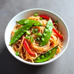 Für die Süße Chili Knoblauch Nudeln brauchst du einige einfache, aber leckere Zutaten. Hier sind die Hauptbestandteile: - 300 g Reisnudeln - 3 Esslöffel süße Chilisauce - 2 Knoblauchzehen, fein gehackt - 1 Esslöffel Sojasauce - 1 Esslöffel Sesamöl - 1 Paprika, in Streifen (rot oder gelb) - 2 Frühlingszwiebeln, in Ringe geschnitten - 1 Tasse Zuckerschoten, geputzt - Salz und Pfeffer nach Geschmack Diese Zutaten sorgen für den tollen Geschmack und die schöne Textur der Nudeln. Die Gewürze und Öle machen das Gericht besonders lecker. Sesamöl bringt einen nussigen Geschmack. Die süße Chilisauce sorgt für die perfekte Balance zwischen süß und scharf. Sojasauce fügt Tiefe hinzu und verstärkt den Umami-Geschmack. Um deine Nudeln noch schöner zu machen, kannst du einige optionale Zutaten hinzufügen: - 1 Esslöffel Sesamsamen - Frischer Koriander zum Garnieren Diese Garnierungen geben deinen Nudeln nicht nur einen tollen Look, sondern auch zusätzlichen Geschmack. {{ingredient_image_2}} Zuerst kochst du die Reisnudeln. Folge den Anweisungen auf der Verpackung. Normalerweise dauert es etwa 5 bis 7 Minuten. Achte darauf, dass sie al dente sind. Nach dem Kochen gießt du die Nudeln ab. Spüle sie dann unter kaltem Wasser ab. Das stoppt den Garprozess. Jetzt sind deine Reisnudeln bereit und können beiseite gestellt werden. Nimm eine große Pfanne oder einen Wok. Erhitze das Sesamöl bei mittlerer Hitze. Füge die fein gehackten Knoblauchzehen in die Pfanne. Brate den Knoblauch für etwa 1 Minute. Er sollte aromatisch sein, aber nicht anbrennen. Jetzt gibst du die Paprika und die Zuckerschoten dazu. Brate alles 3-4 Minuten an. Achte darauf, dass das Gemüse zart und knackig bleibt. Gieße nun die süße Chilisauce und die Sojasauce in die Pfanne. Rühre gut um, damit alles gut vermischt ist. Lass die Sauce leicht köcheln. Das bringt die Aromen zusammen und macht sie intensiver. Es ist wichtig, dass die Sauce gleichmäßig verteilt ist. Jetzt kommen die gekochten Reisnudeln in die Pfanne. Vermenge alles gründlich, bis die Nudeln gleichmäßig mit der Sauce überzogen sind. Würze mit Salz und Pfeffer nach Geschmack. Nimm die Pfanne vom Herd und streue die geschnittenen Frühlingszwiebeln und die Sesamsamen darüber. Rühre vorsichtig um. Serviere die Nudeln heiß. Wenn du magst, garniere sie mit frischem Koriander. Um die perfekten Reisnudeln zu kochen, folge diesen Schritten: Bring viel Wasser zum Kochen. Füge die Reisnudeln hinzu und koche sie, bis sie al dente sind. Das dauert etwa 4 bis 6 Minuten. Gieße sie ab und spüle sie mit kaltem Wasser. So bleibt die Textur gut. Wenn du die Nudeln anpassen möchtest, probiere verschiedene Gemüse. Brokkoli, Karotten oder Zucchini passen gut dazu. Du kannst auch Pilze oder grüne Bohnen verwenden. Diese Gemüse bringen mehr Farbe und Geschmack in dein Gericht. Für mehr Schärfe, füge mehr süße Chilisauce hinzu. Du kannst auch frische Chilis oder Chiliöl verwenden. Wenn du es süßer magst, gib einen Spritzer Honig oder mehr Chilisauce hinzu. So kannst du den Geschmack genau anpassen, wie du ihn magst. Pro Tipps Reisnudeln richtig kochen: Achte darauf, die Reisnudeln genau nach den Anweisungen auf der Verpackung zu kochen, um die perfekte Konsistenz zu erreichen. Knoblauch nicht verbrennen: Brate den Knoblauch nur kurz an, um seinen Geschmack zu entfalten, aber achte darauf, dass er nicht verbrennt, da er dann bitter schmeckt. Gemüse knackig halten: Brate das Gemüse nur so lange, bis es zart, aber noch knackig ist, um den besten Geschmack und die beste Textur zu erhalten. Mit frischen Kräutern garnieren: Frischer Koriander verleiht den Nudeln nicht nur Geschmack, sondern auch eine ansprechende Optik, also zögere nicht, ihn zu verwenden! {{image_4}} Willst du eine vegane Version der süßen Chili Knoblauch Nudeln? Das ist einfach! Du kannst die Nudeln mit Gemüse wie Brokkoli, Karotten und Pilzen anpassen. Verwende die gleiche Menge süße Chilisauce und Sojasauce. Achte darauf, dass die Sojasauce ohne tierische Produkte ist. So schmeckt dein Gericht auch vegan köstlich. Möchtest du deine Nudeln noch nahrhafter machen? Füge Hähnchen oder Tofu hinzu. Wenn du Hähnchen verwendest, schneide es in kleine Stücke und brate es zuerst in der Pfanne. Für Tofu, nimm festen Tofu und schneide ihn in Würfel. Brate ihn bis er goldbraun ist. Beide Optionen geben dir mehr Geschmack und eine gute Proteinquelle. Lust auf Abwechslung? Du kannst mit verschiedenen Soßen spielen. Statt süßer Chilisauce probiere Teriyaki oder Erdnusssauce. Diese Varianten geben deinem Gericht einen neuen Twist. Du kannst auch eine scharfe Soße hinzufügen, wenn du es würziger magst. Experimentiere und finde deine Lieblingskombination! Wenn du Nudeln übrig hast, lass sie zuerst abkühlen. Das hilft, die Feuchtigkeit zu verringern. Nimm einen luftdichten Behälter und lege die Nudeln hinein. Du kannst auch etwas Öl hinzufügen, damit sie nicht kleben. Schließe den Behälter gut. So bleiben die Nudeln frisch. Die beste Methode, um die Reste aufzubewahren, ist der Kühlschrank. Stelle den Behälter auf die mittlere Ablage. Dort bleibt es kühl und trocken. Für längere Lagerung kannst du die Nudeln auch einfrieren. Teile sie in Portionen auf und lege sie in gefriergeeignete Beutel. So hast du immer eine schnelle Mahlzeit bereit. Im Kühlschrank sind die Süße Chili Knoblauch Nudeln etwa 3 bis 4 Tage haltbar. Wenn du sie einfrierst, halten sie bis zu 3 Monate. Achte darauf, sie gut zu verpacken. Wenn du die Nudeln wieder aufwärmst, stelle sicher, dass sie gut erhitzt sind. So schmecken sie wie frisch zubereitet. Die Zubereitung der Süßen Chili Knoblauch Nudeln dauert insgesamt 20 Minuten. Die Vorbereitungszeit beträgt etwa 10 Minuten, während das Kochen der Nudeln und das Anbraten des Gemüses weitere 10 Minuten in Anspruch nehmen. Diese schnelle Zubereitung macht das Gericht ideal für ein schnelles Abendessen. Ja, du kannst verschiedene Nudelsorten verwenden. Reisnudeln sind weich und haben einen milden Geschmack. Du kannst jedoch auch Weizennudeln oder Udon-Nudeln ausprobieren. Achte darauf, die Kochzeit je nach Nudelsorte anzupassen, damit sie perfekt gar sind. Das Rezept für Süße Chili Knoblauch Nudeln hat seine Wurzeln in der asiatischen Küche. Es kombiniert süße und salzige Aromen, die typisch für viele asiatische Gerichte sind. Die Verwendung von Knoblauch und Chili verleiht dem Gericht einen besonderen Kick. Ich habe dieses Rezept mit Einflüssen aus verschiedenen Kulturen angepasst, um es einfach und lecker zu machen. Die süßen Chili Knoblauch Nudeln sind einfach und lecker. Wir haben die Hauptzutaten, Gewürze und optionales Garnierungsmaterial besprochen. Die Schritt-für-Schritt-Anleitung macht die Zubereitung leicht. Tipps helfen dir, perfekte Ergebnisse zu erzielen. Du kannst das Rezept anpassen, um deine eigenen Variationen zu erstellen. Reste lassen sich einfach aufbewahren, und die FAQs klären häufige Fragen. Probiere die Nudeln aus und genieße sie in vollen Zügen. Dies ist dein Schlüssel für ein schnelles und schmackhaftes Gericht.